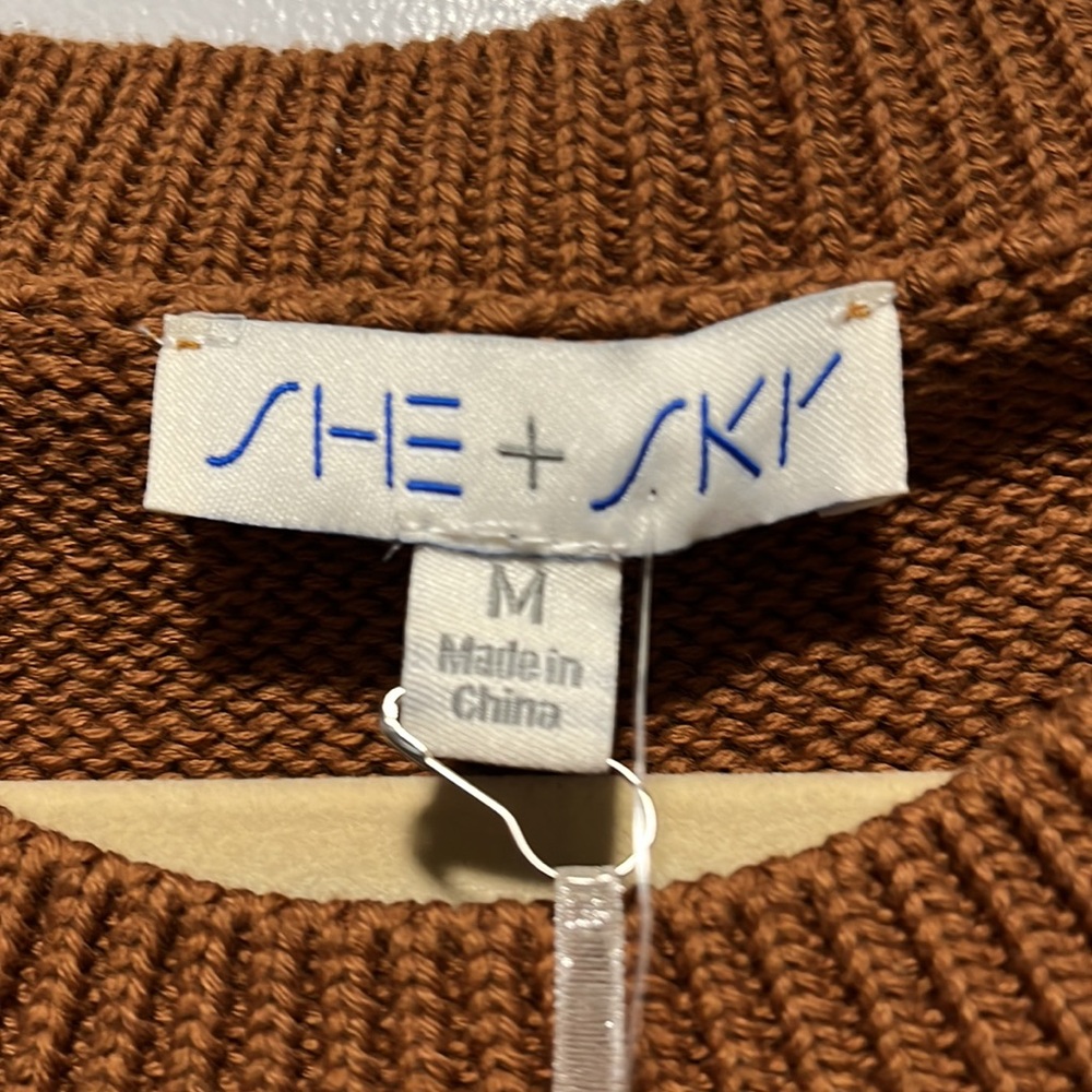 NWT She + Sky Camel Brown Sweater dress MEDIUM Round neck Short sleeve Pockets - Picture 8 of 9
